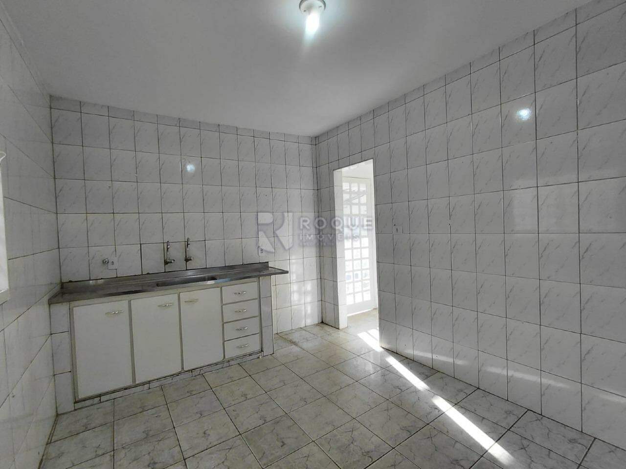 Casa Residencial para aluguel no bairro Vila Cristovam: Cozinha