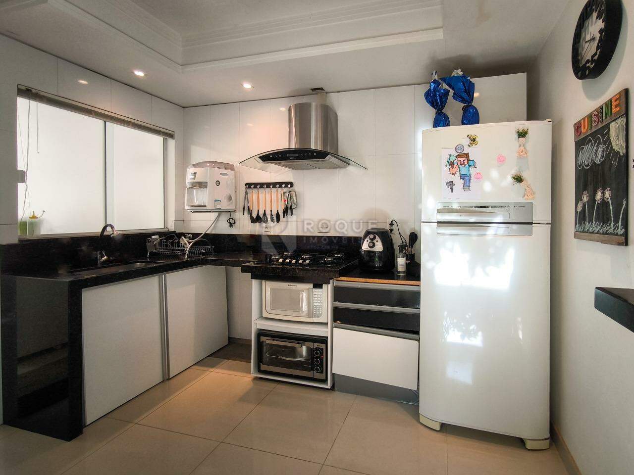 Casa em condomínio à venda no bairro Estância Eldorado: COZINHA