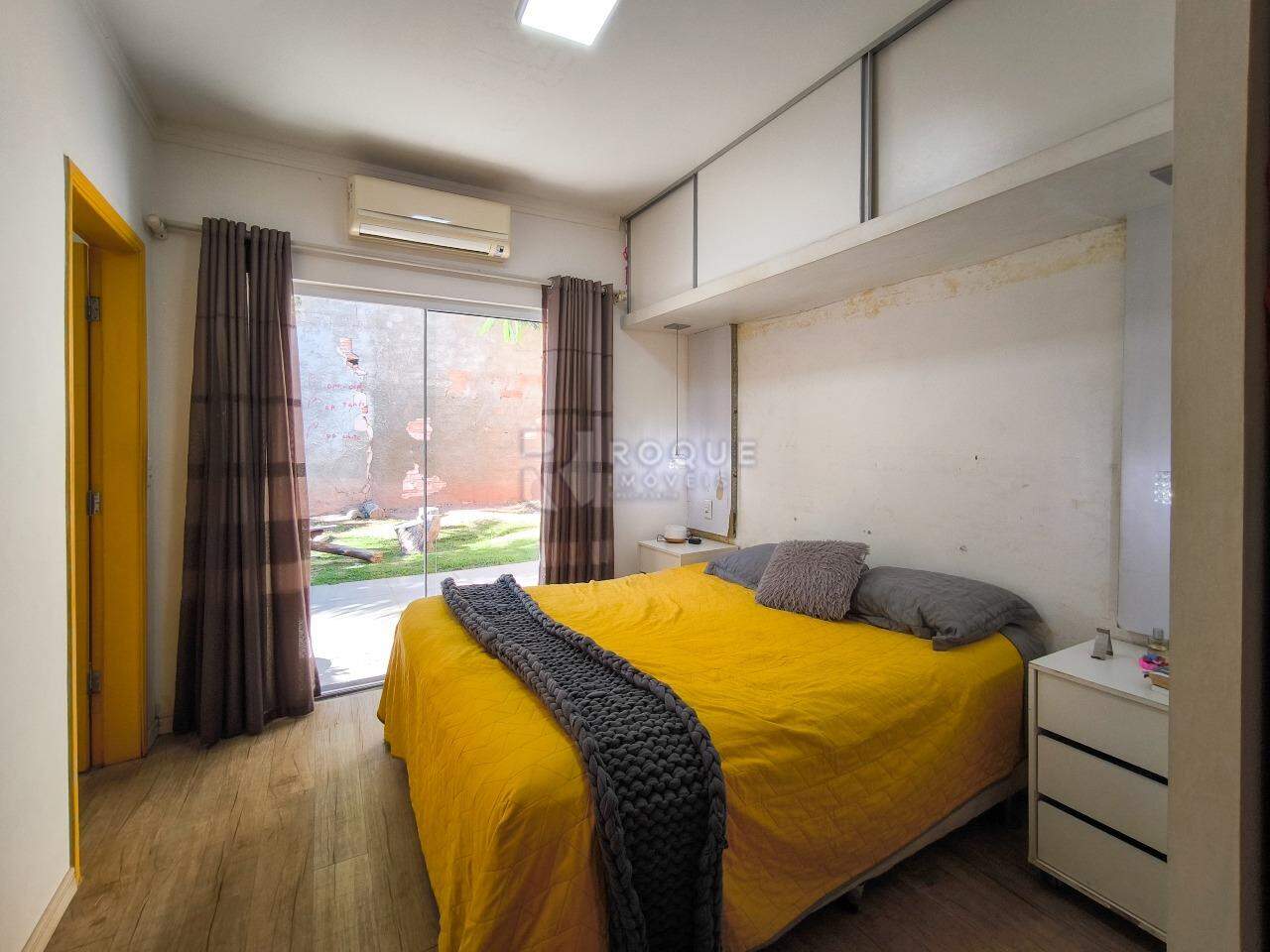 Casa em condomínio à venda no bairro Estância Eldorado: DORMITÓRIO 1