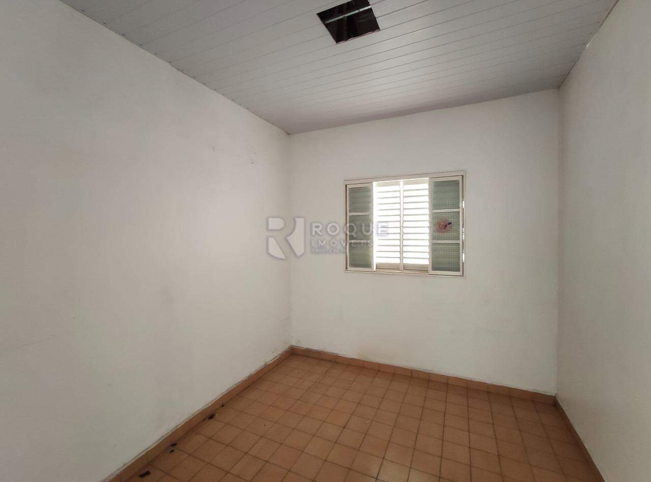 Casa Residencial à venda no bairro Vila Cristovam: Dormitório fundo 