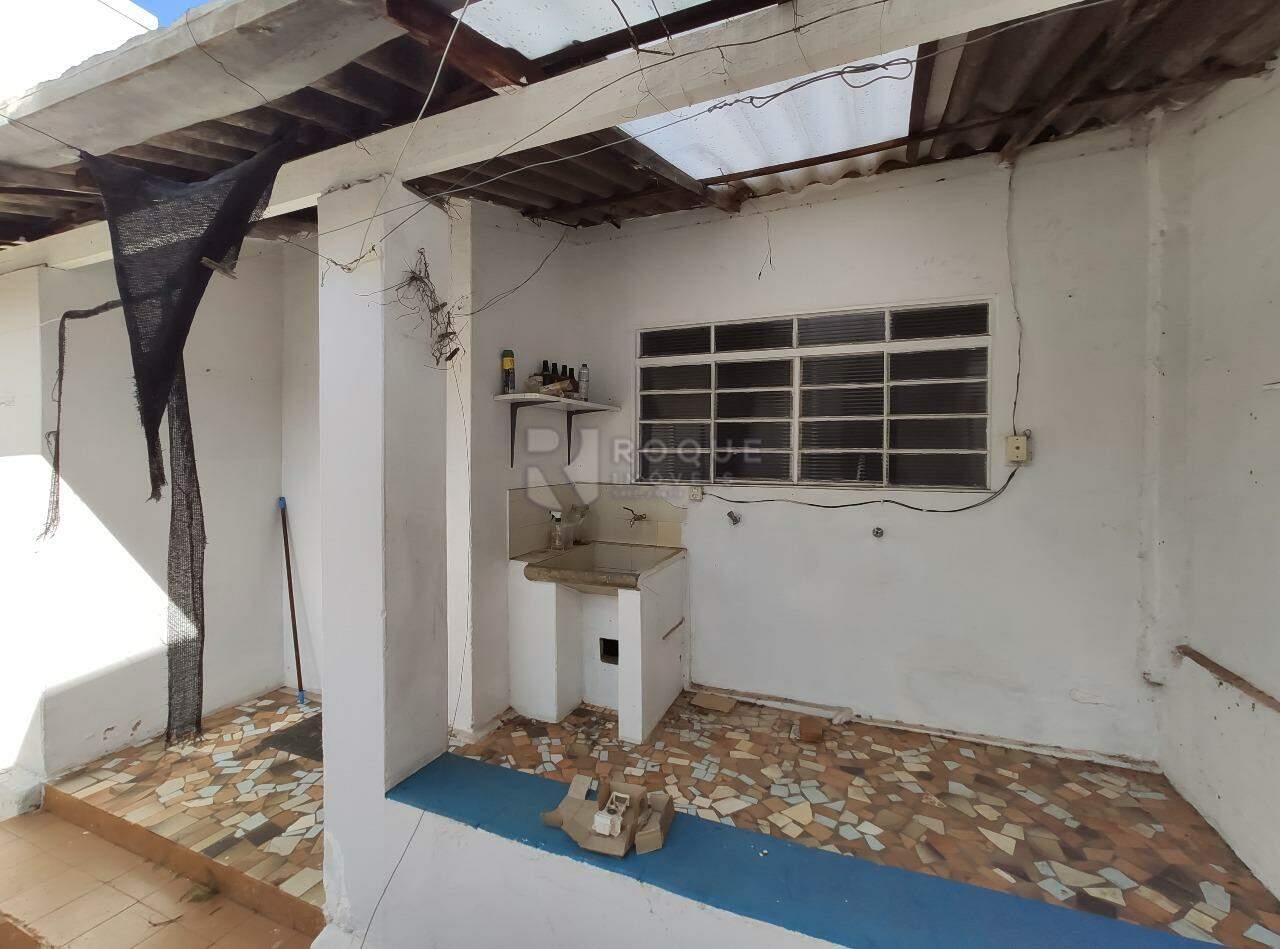 Casa Residencial à venda no bairro Vila Cristovam: Área de serviço 