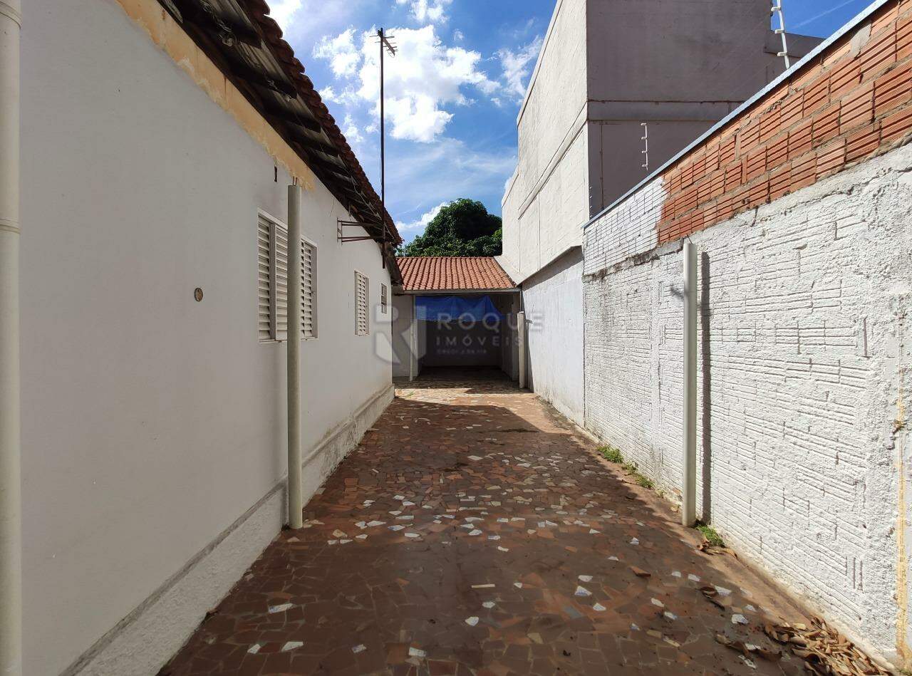 Casa Residencial à venda no bairro Vila Cristovam: Garagem 
