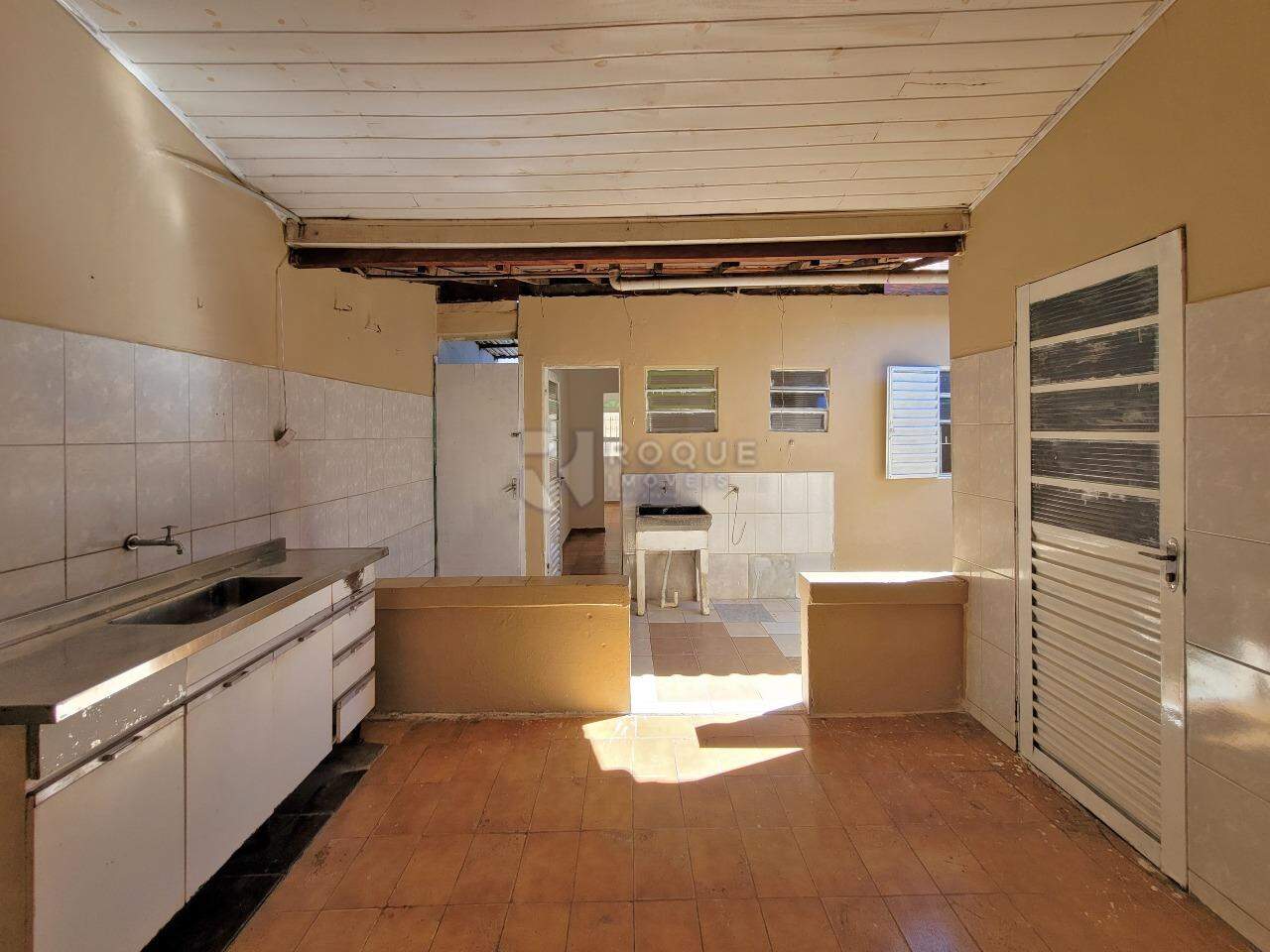 Casa Residencial à venda no bairro Parque Residencial Abílio Pedro: Rancho Fundos