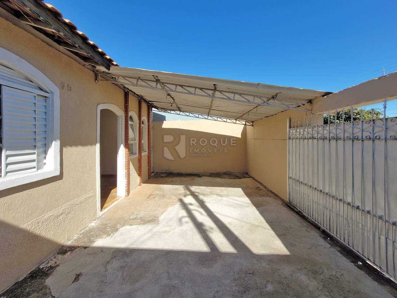 Casa Residencial à venda no bairro Parque Residencial Abílio Pedro: Garagem