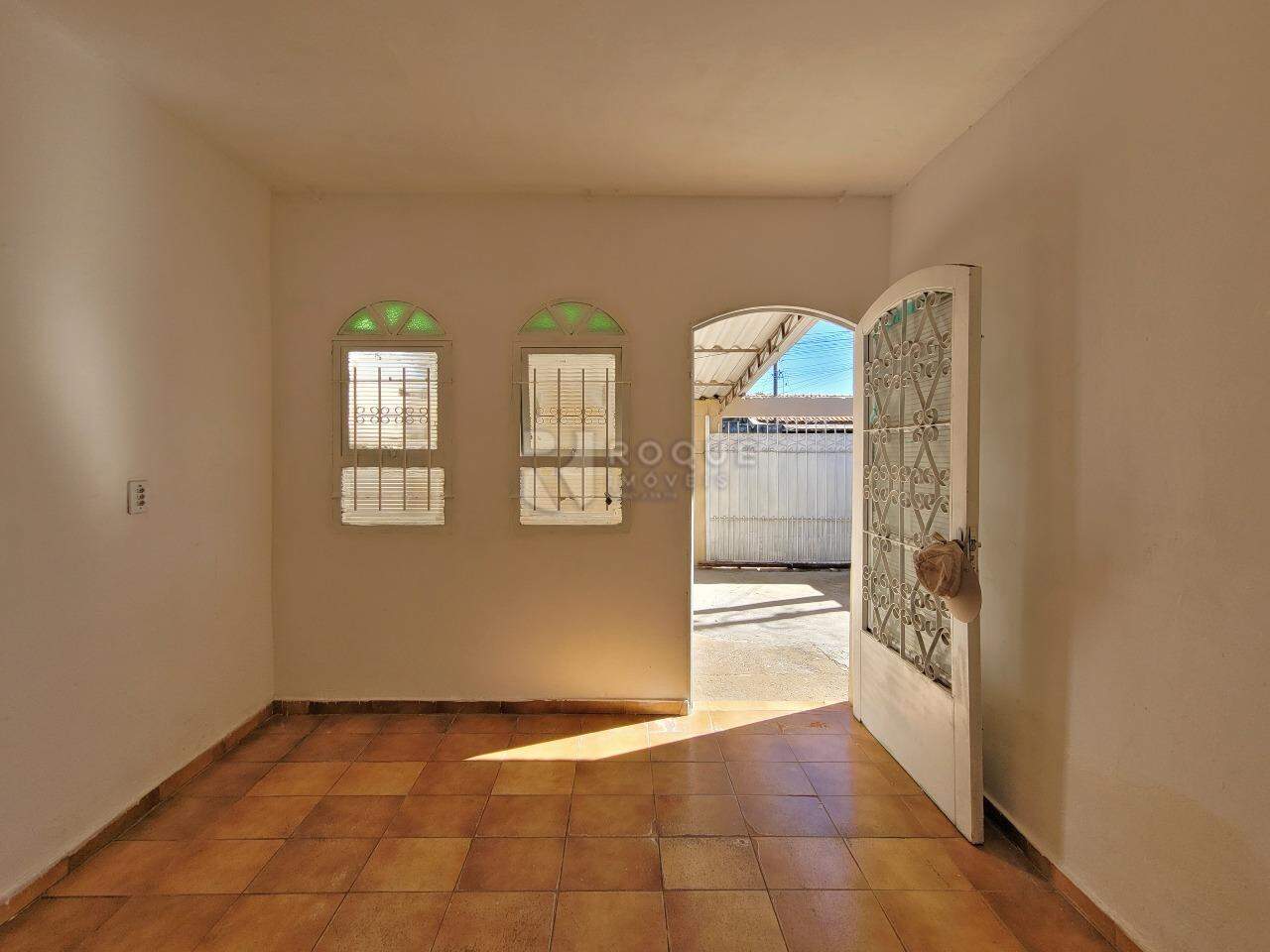 Casa Residencial à venda no bairro Parque Residencial Abílio Pedro: Sala