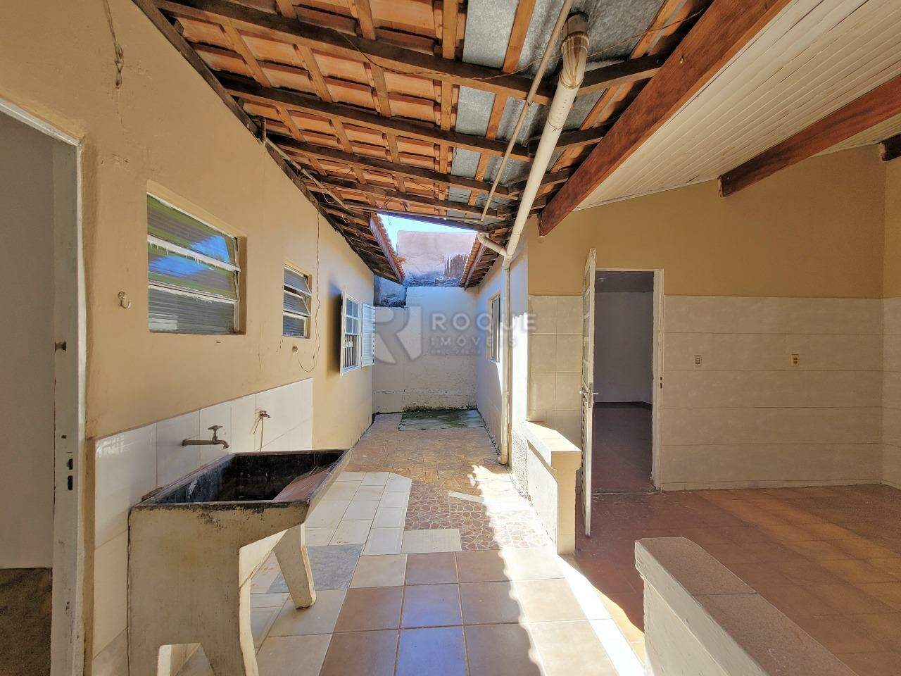 Casa Residencial à venda no bairro Parque Residencial Abílio Pedro: Fundos