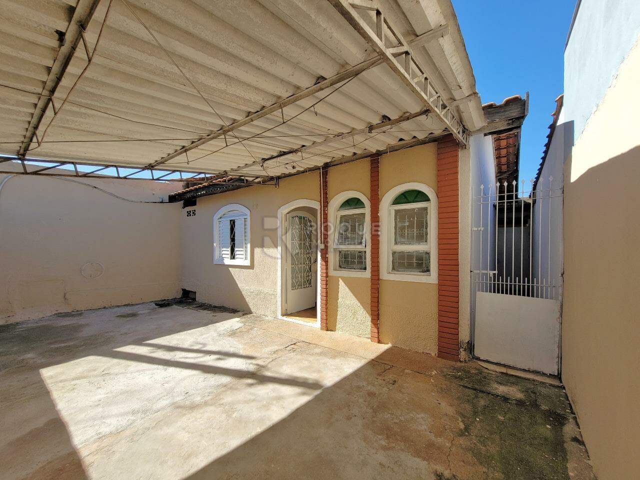 Casa Residencial à venda no bairro Parque Residencial Abílio Pedro: Garagem