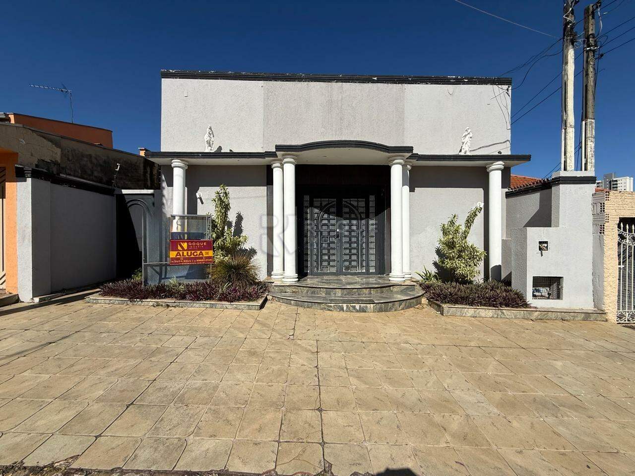 Salão para aluguel no bairro Vila Queiroz: Fachada