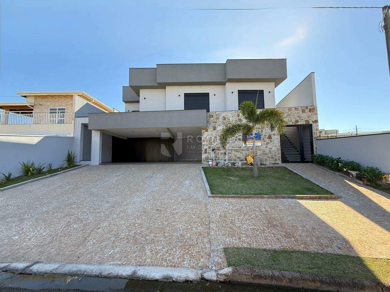 Casa em condomínio para aluguel no bairro Portal de São Clemente: Fachada