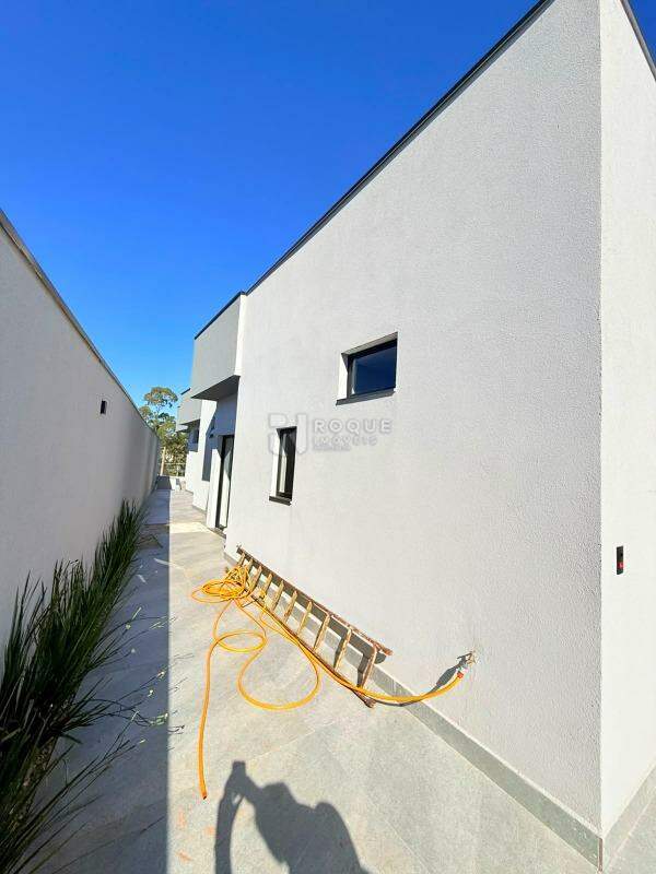 Casa em condomínio para aluguel no bairro Portal de São Clemente: Corredor