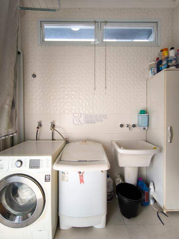 Casa em condomínio à venda no bairro Residencial Florisa: LAVANDERIA