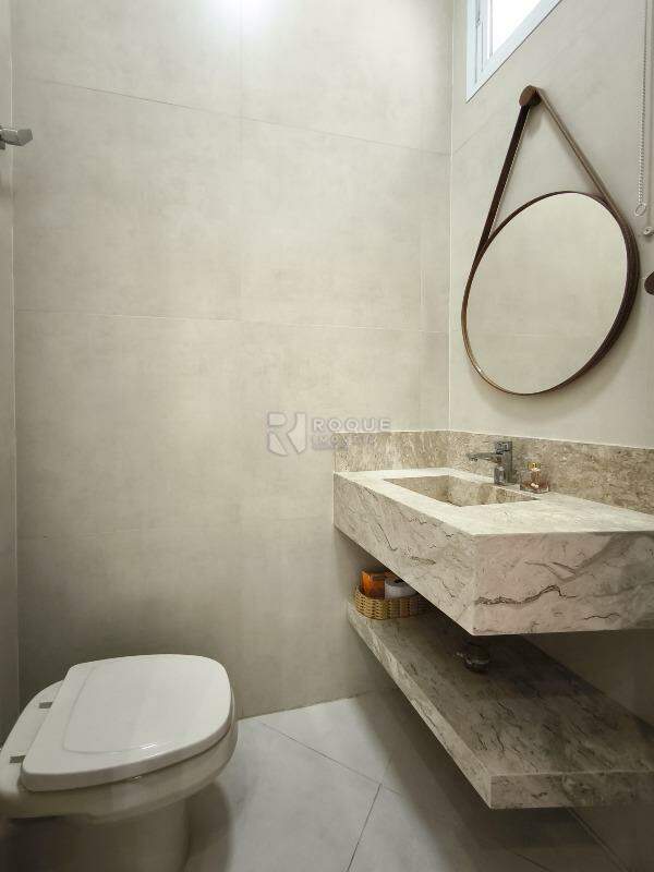Casa em condomínio à venda no bairro Residencial Florisa: LAVABO