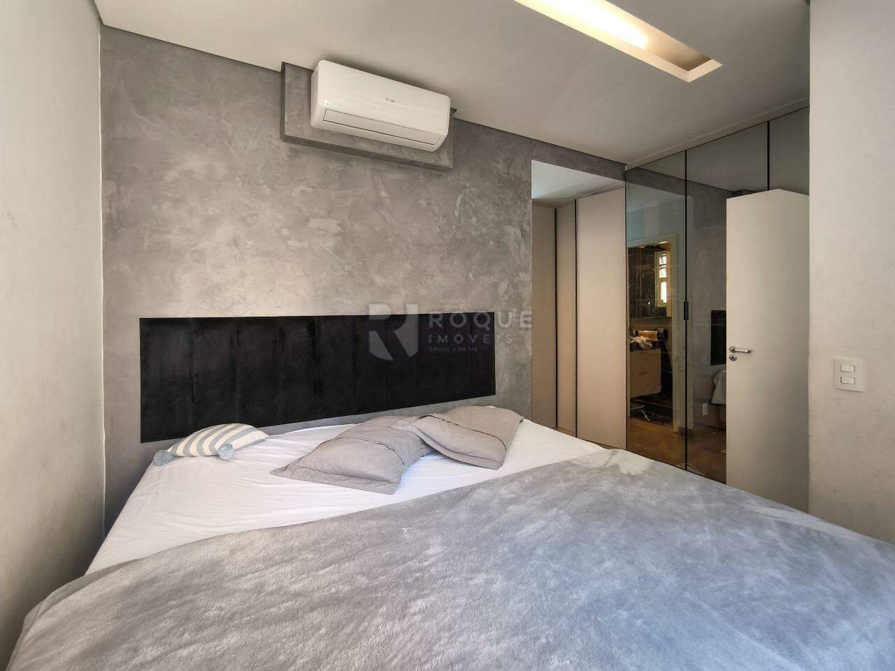 Apartamento à venda no bairro Vila Santa Rosália: SUÍTE