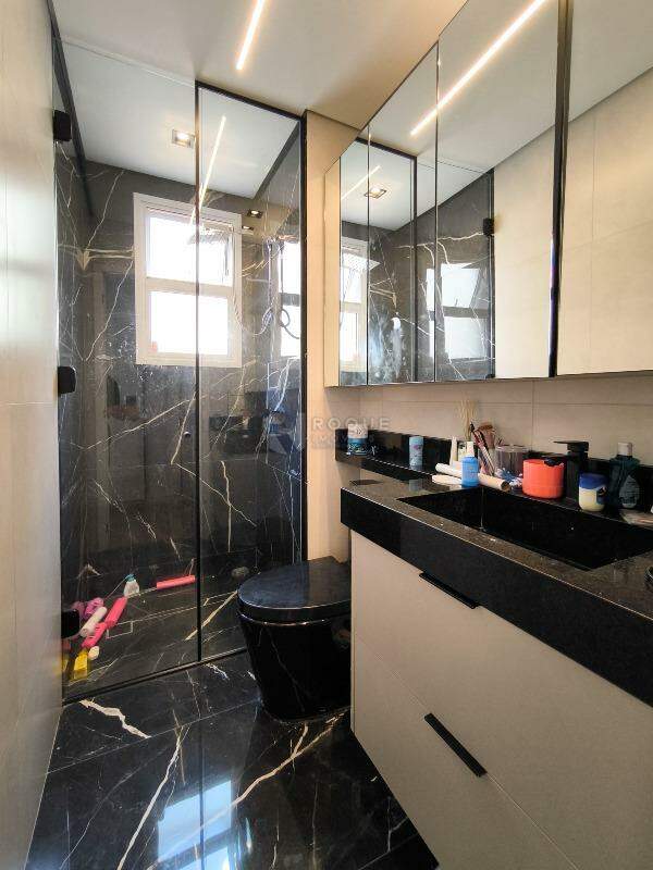 Apartamento à venda no bairro Vila Santa Rosália: WC SUÍTE