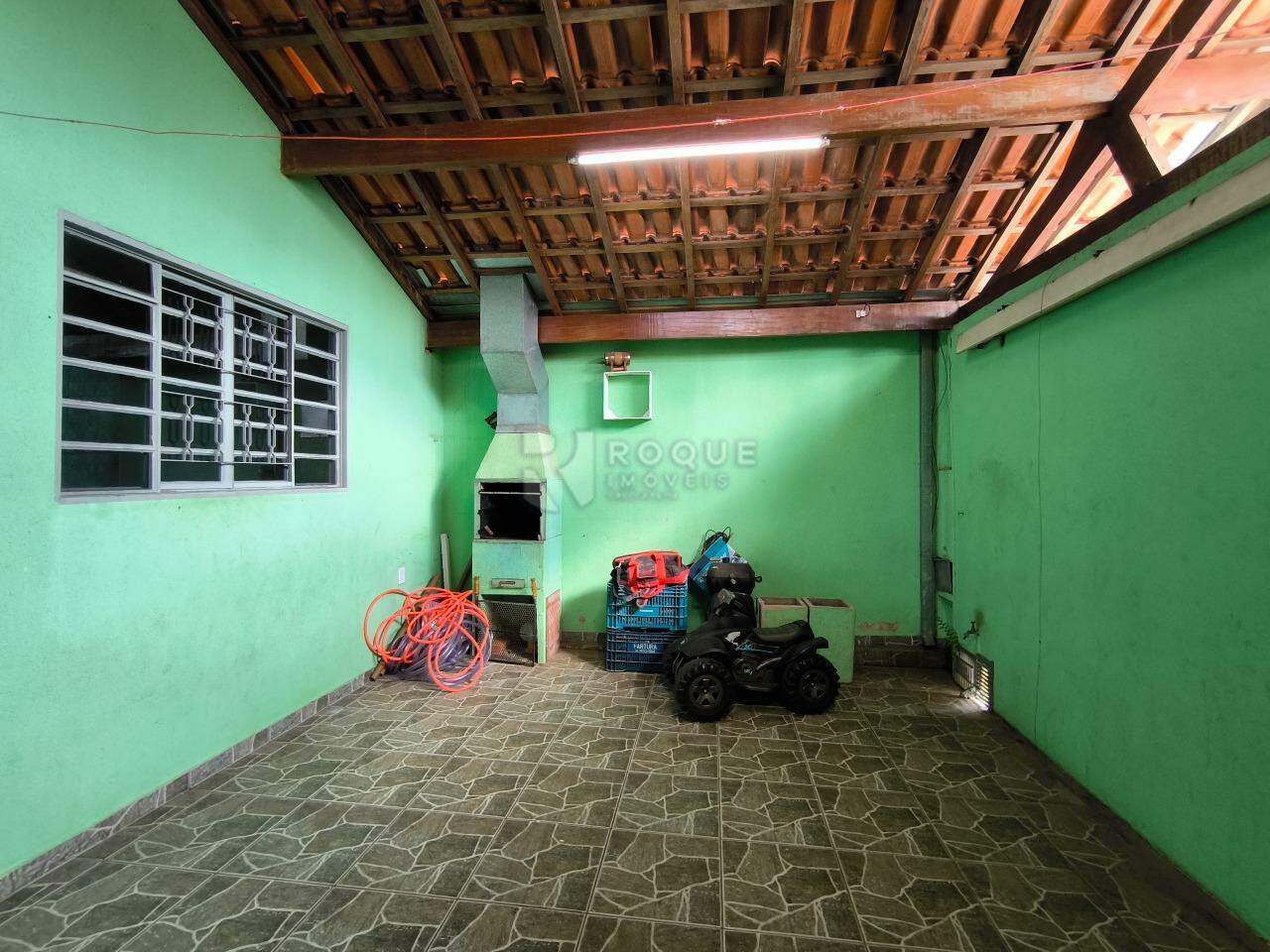 Casa Residencial à venda no bairro Graminha: QUINTAL