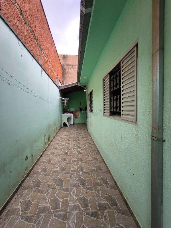 Casa Residencial à venda no bairro Graminha: LATERAL EXTERNA