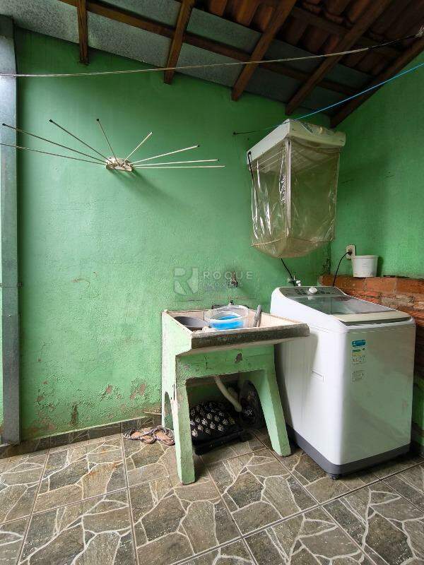 Casa Residencial à venda no bairro Graminha: LAVANDERIA