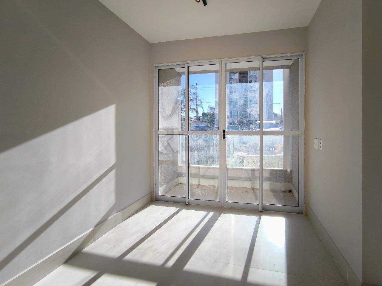 Apartamento à venda no bairro Vale das Esmeraldas: SALA DE ESTAR
