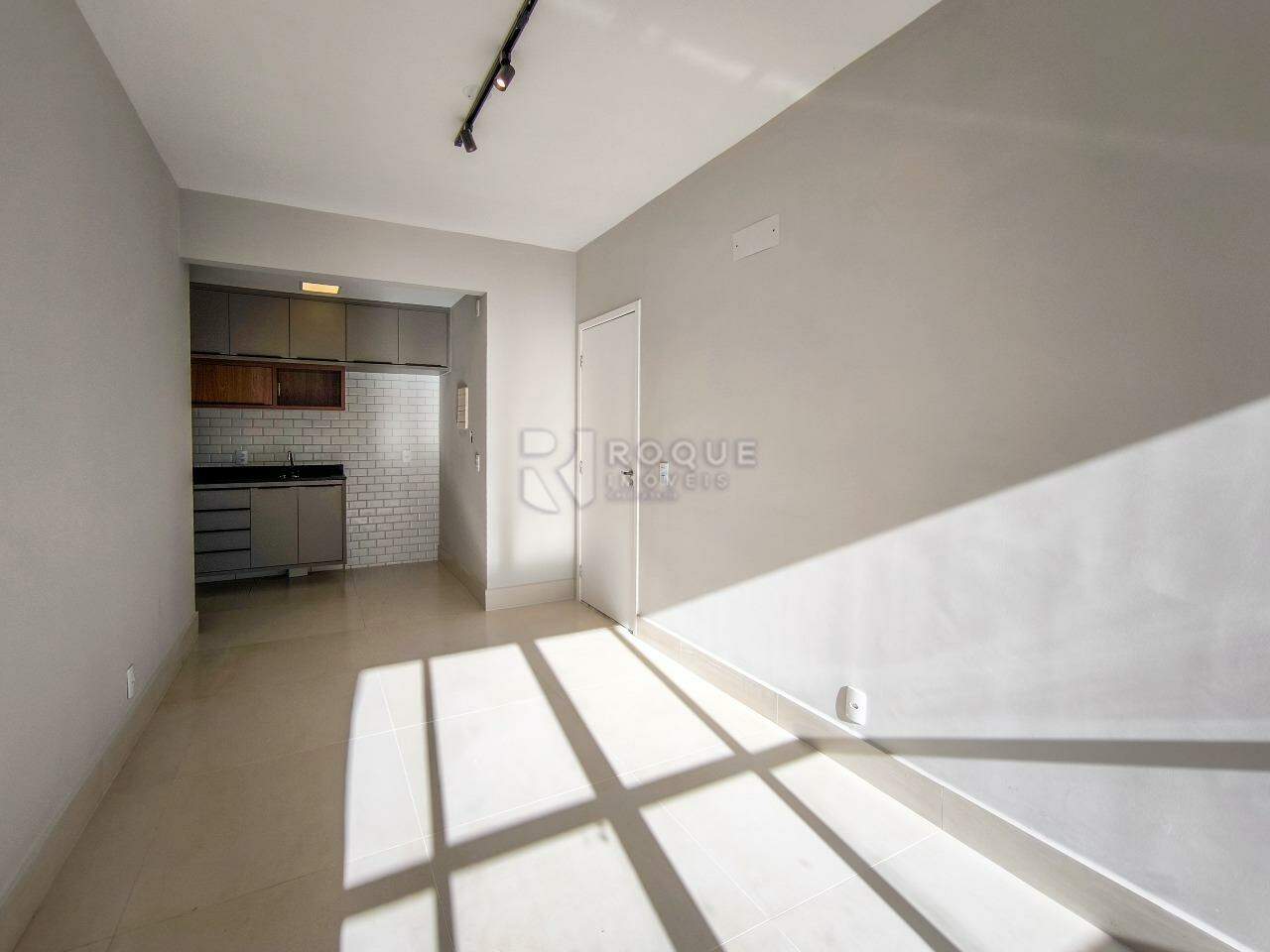 Apartamento à venda no bairro Vale das Esmeraldas: SALA DE ESTAR