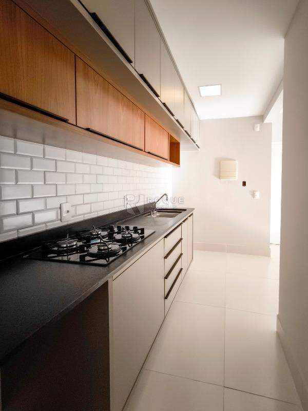 Apartamento à venda no bairro Vale das Esmeraldas: COZINHA