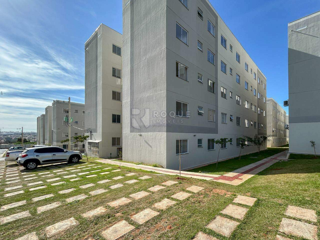Apartamento para aluguel no bairro Fazenda Duas Barras: Condomínio 
