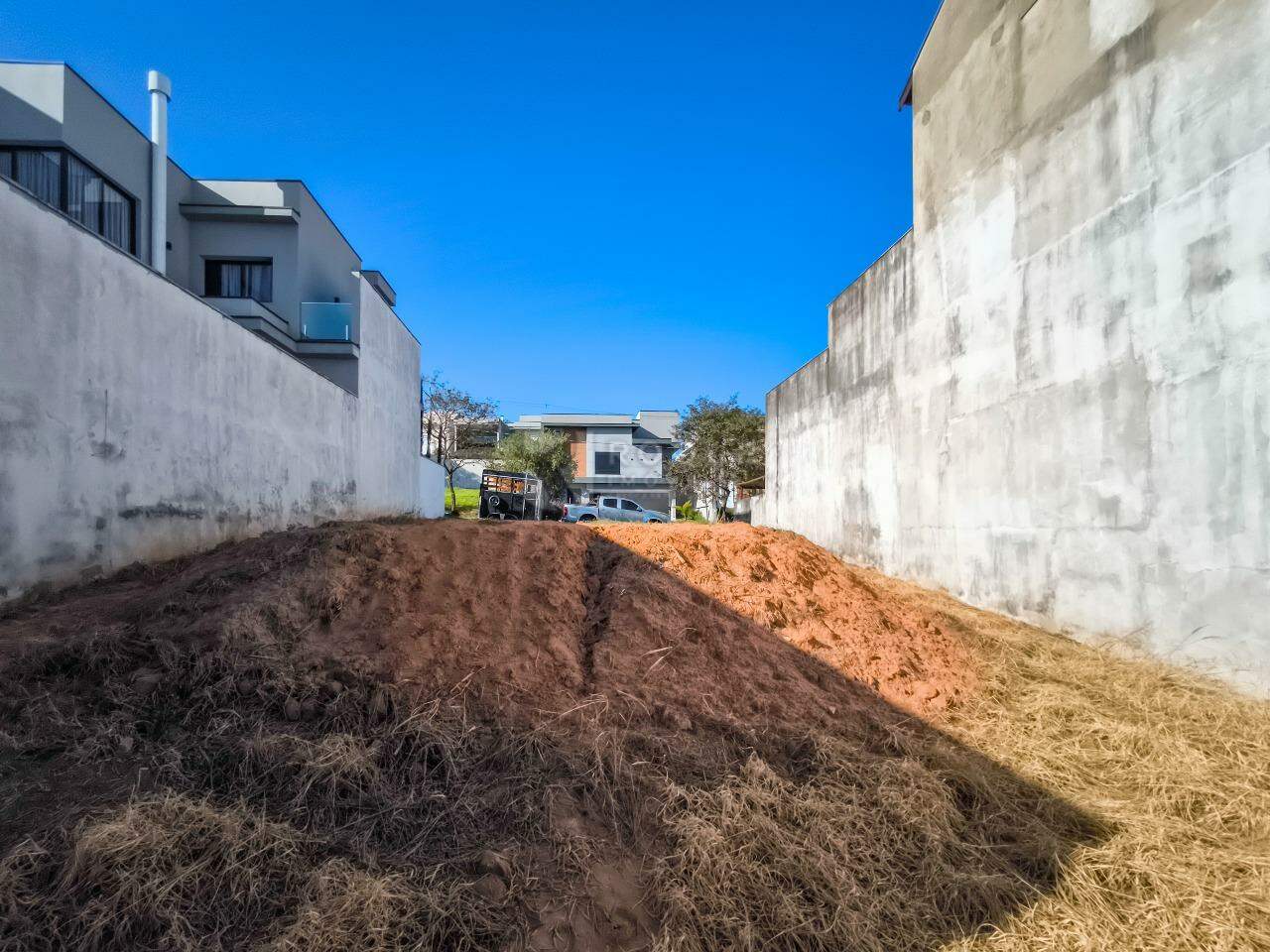 Terreno em condomínio à venda no bairro Jardim Porto Real V: 