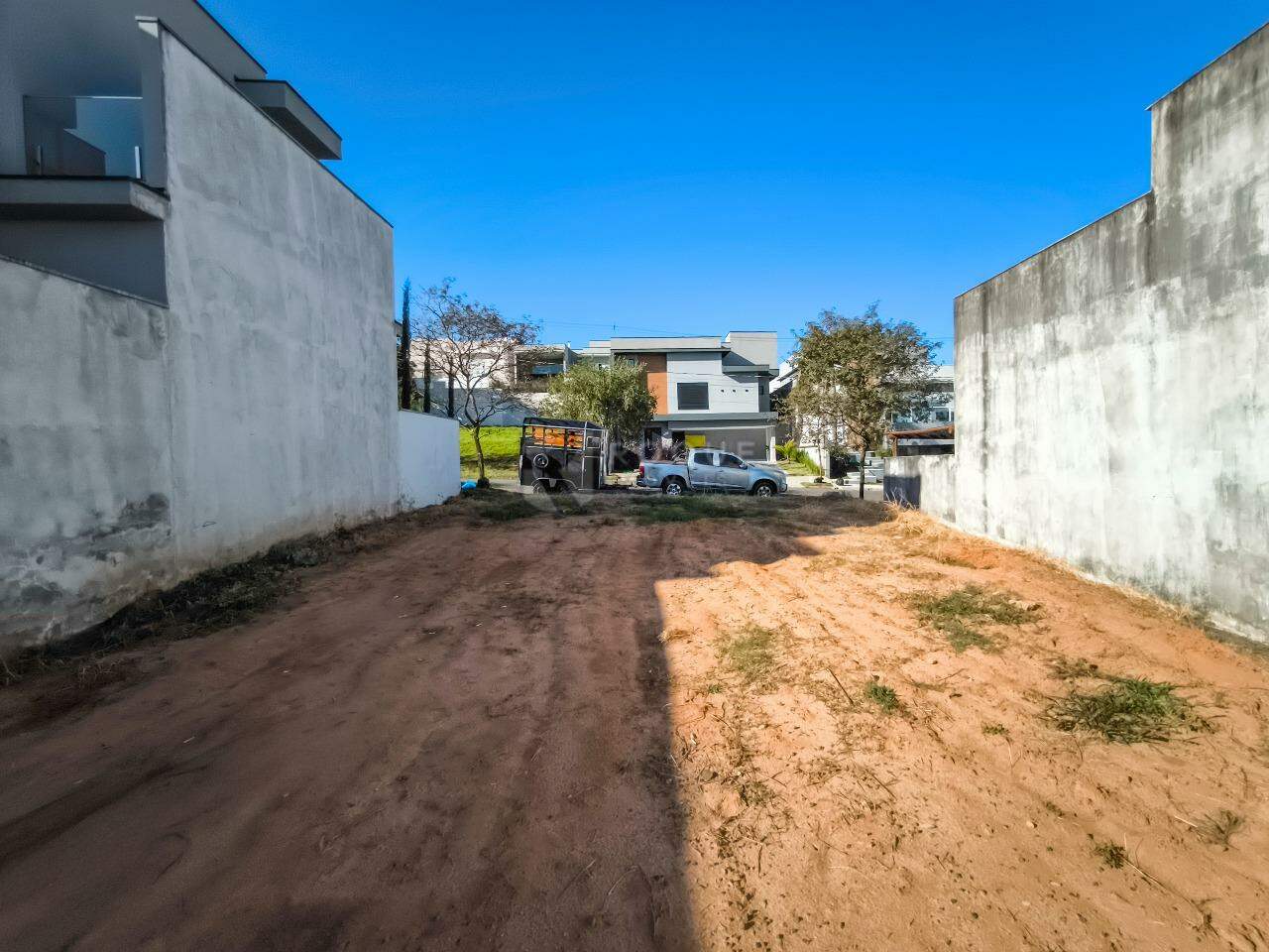 Terreno em condomínio à venda no bairro Jardim Porto Real V: 