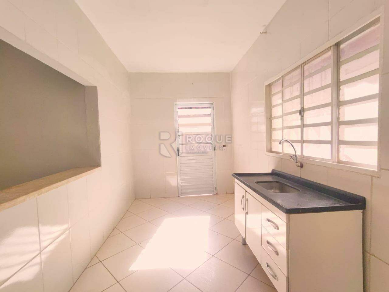 Casa Residencial para aluguel no bairro Parque Residencial Belinha Ometto: Cozinha