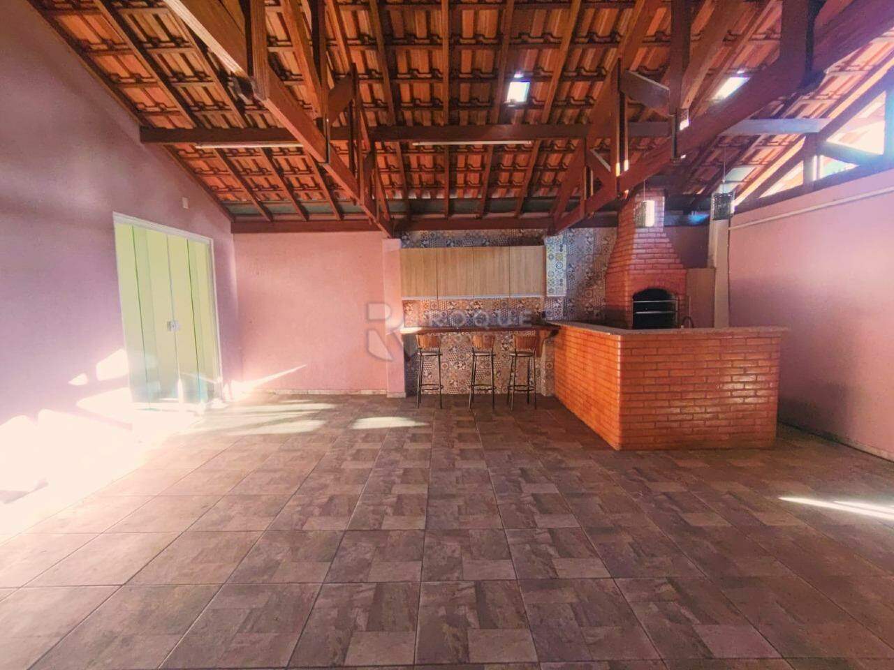 Casa Residencial para aluguel no bairro Jardim Residencial Graminha III: Garagem
