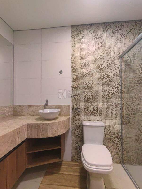 Casa Residencial para aluguel no bairro Jardim Residencial Graminha III: WC suíte