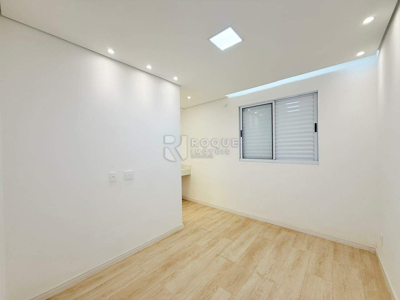 Apartamento para aluguel no bairro Vale das Esmeraldas: Dormitório 02 Suíte