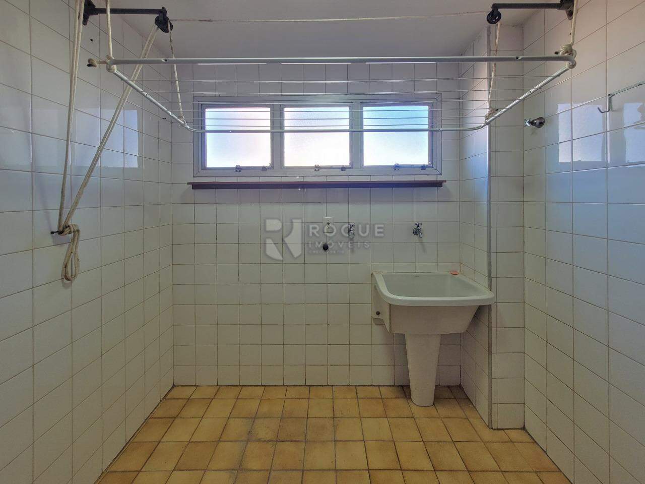 Apartamento à venda no bairro Centro: Área de serviço
