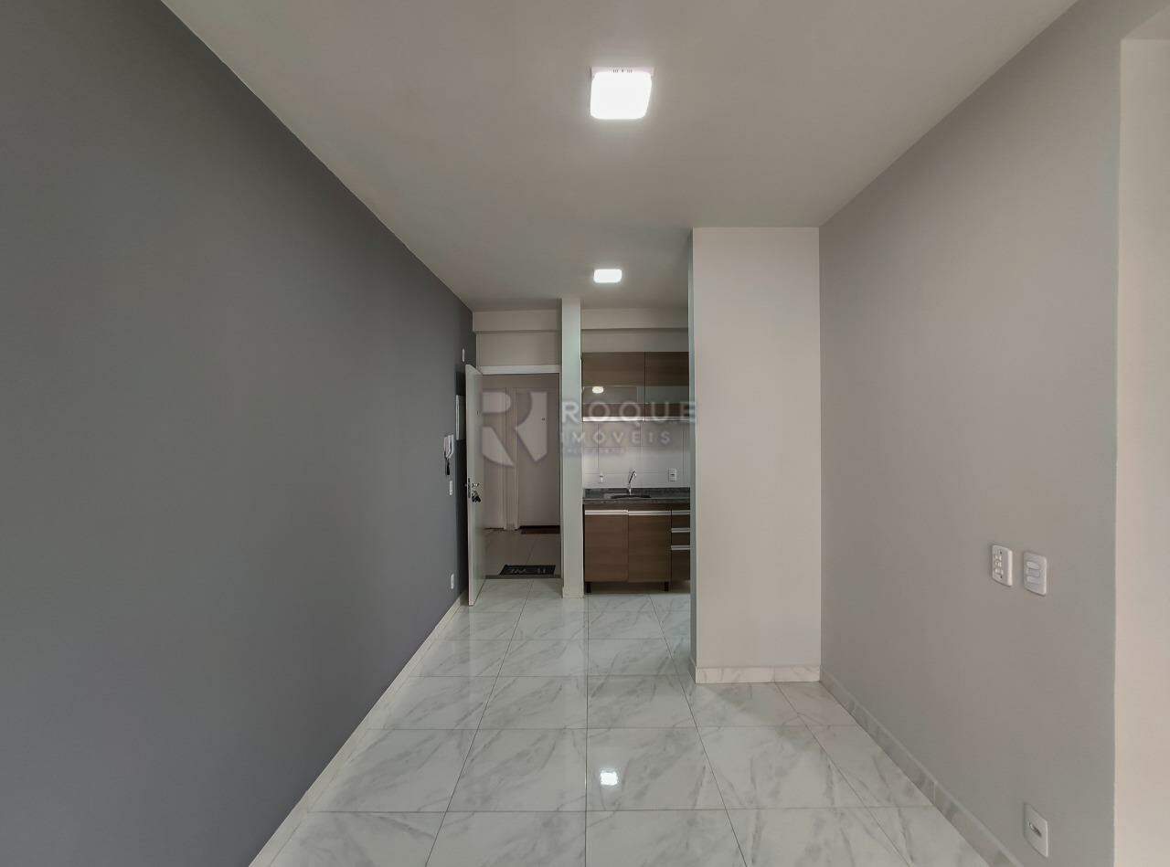 Apartamento à venda no bairro Vila Teixeira Marques: Sala