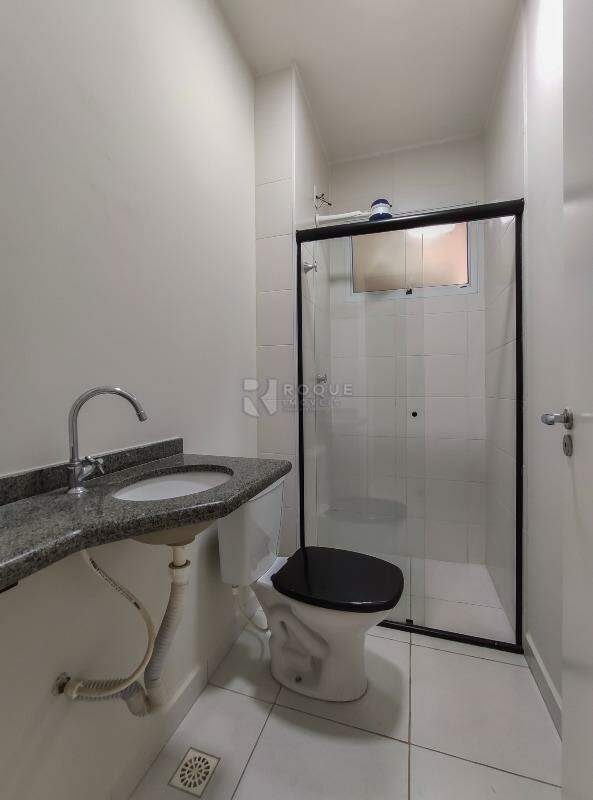 Apartamento à venda no bairro Vila Teixeira Marques: WC social