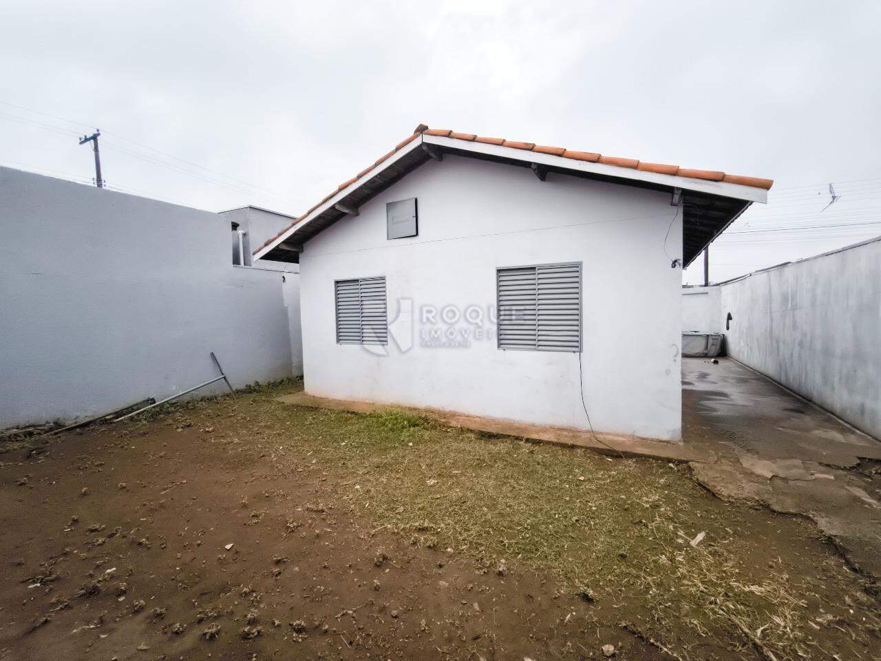 Casa Residencial à venda no bairro Residencial Econômico Manoel Simão de Barros Levy: FUNDOS