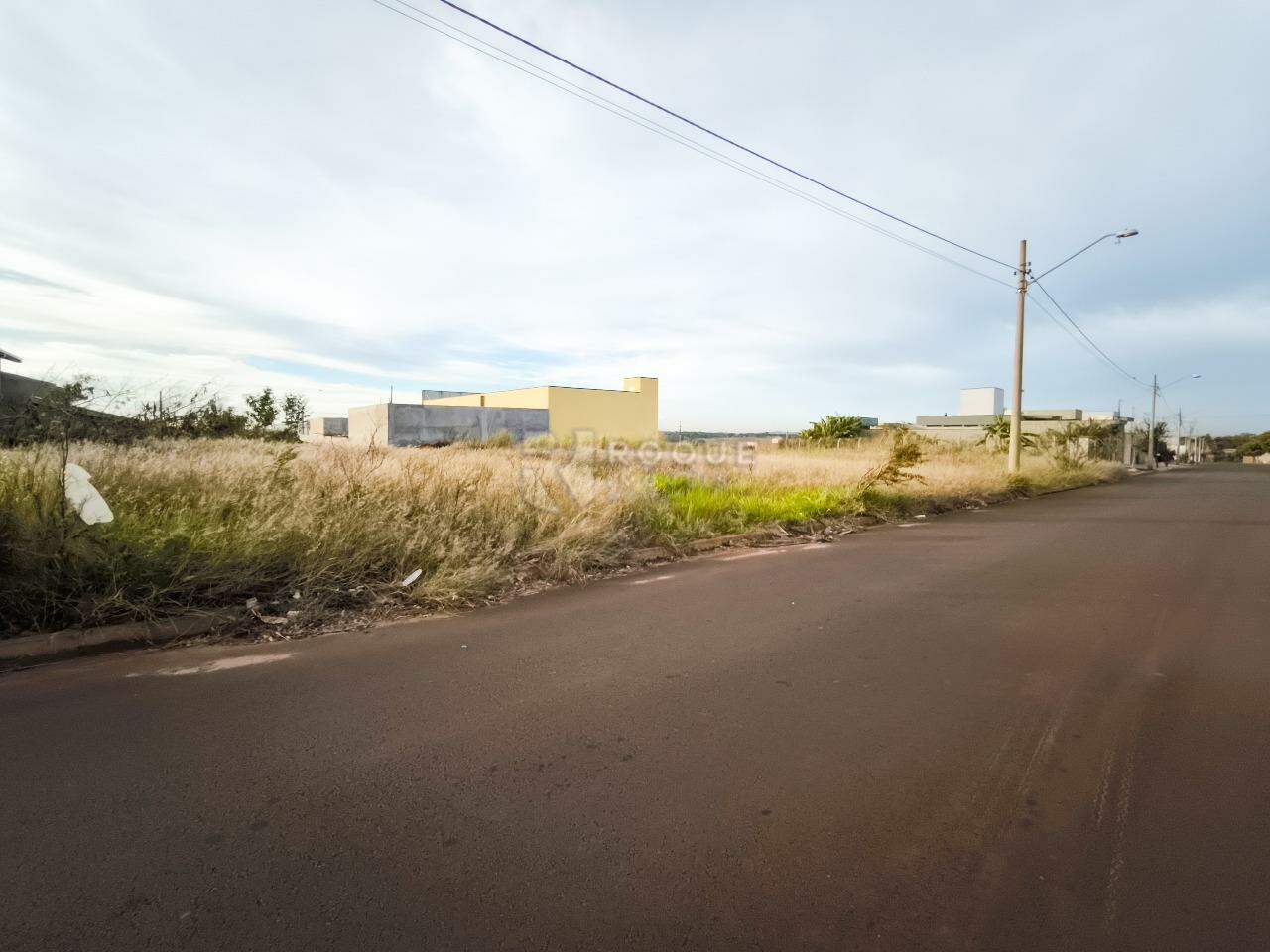 Terreno à venda no bairro Residencial Colinas do Engenho I: 