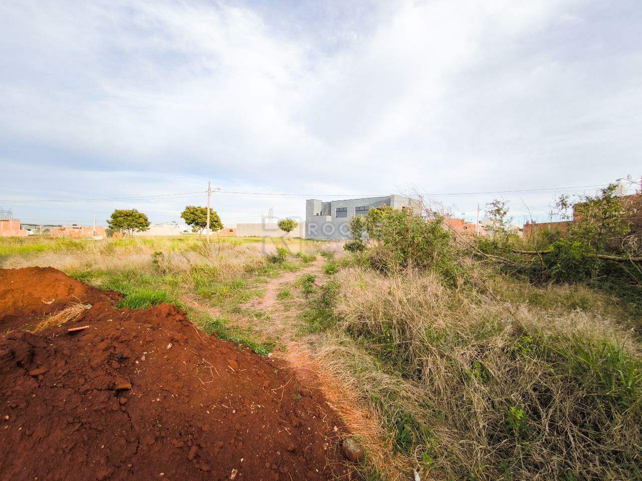 Terreno à venda no bairro Residencial Colinas do Engenho I: 