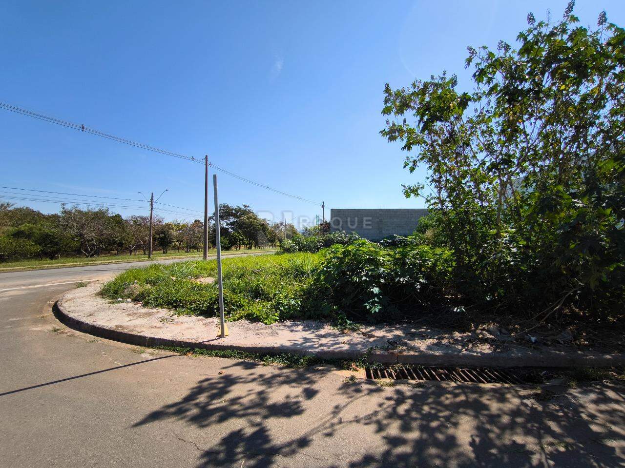 Terreno à venda no bairro Jardim Aguas da Serra: 