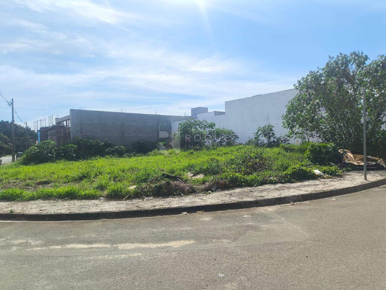 Terreno à venda no bairro Jardim Aguas da Serra: