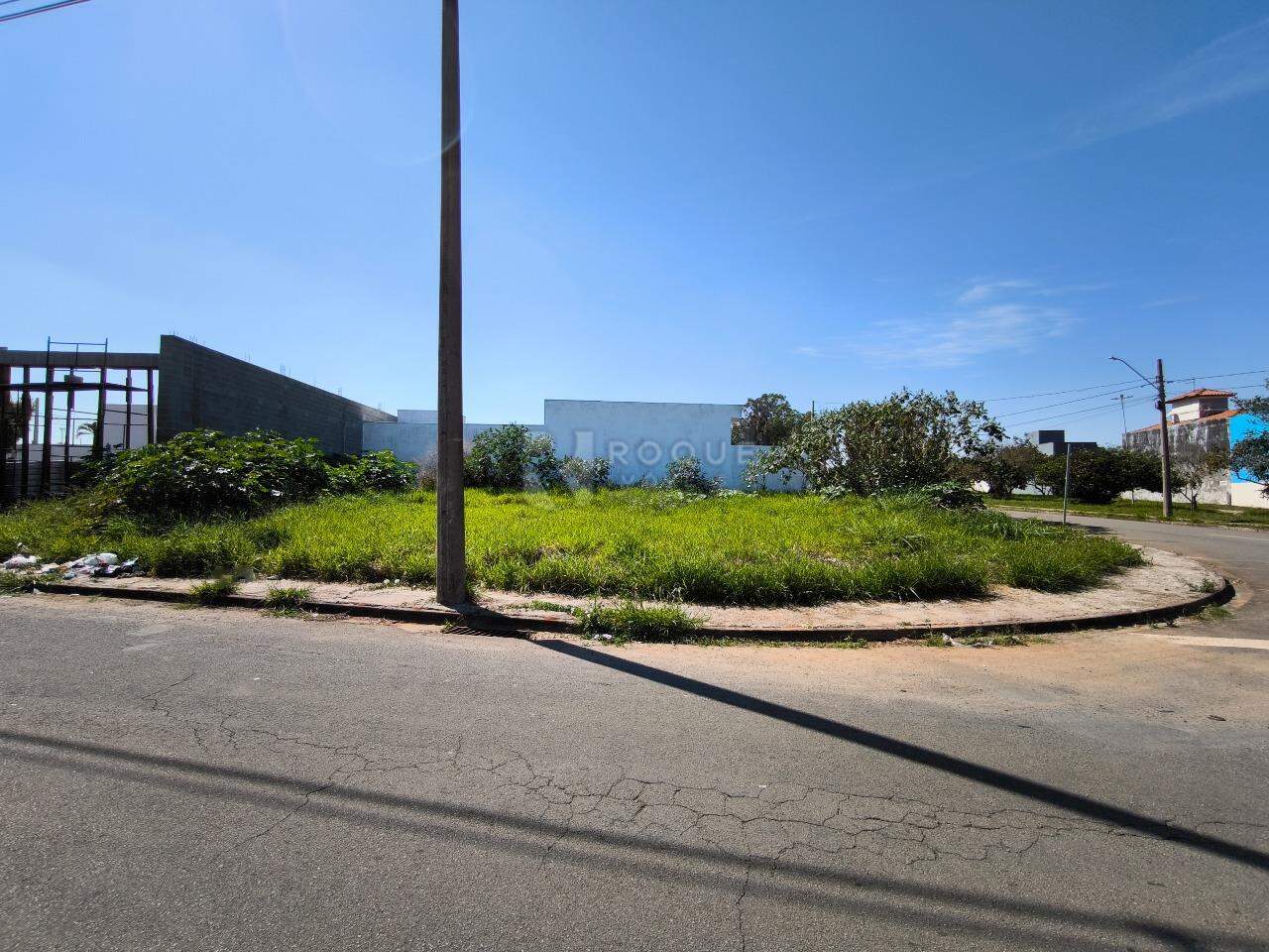 Terreno à venda no bairro Jardim Aguas da Serra: 