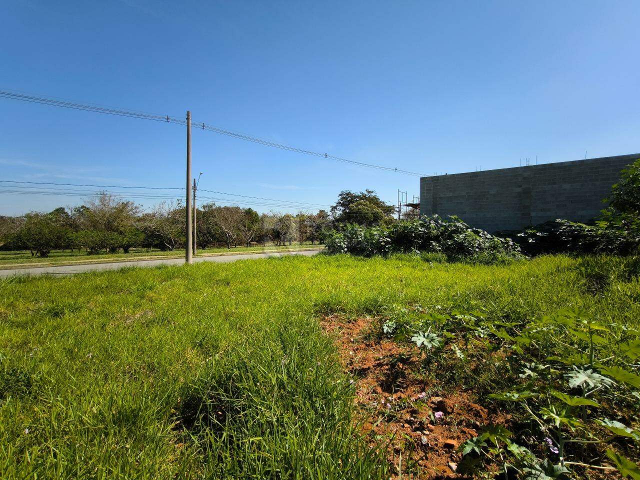 Terreno à venda no bairro Jardim Aguas da Serra: 