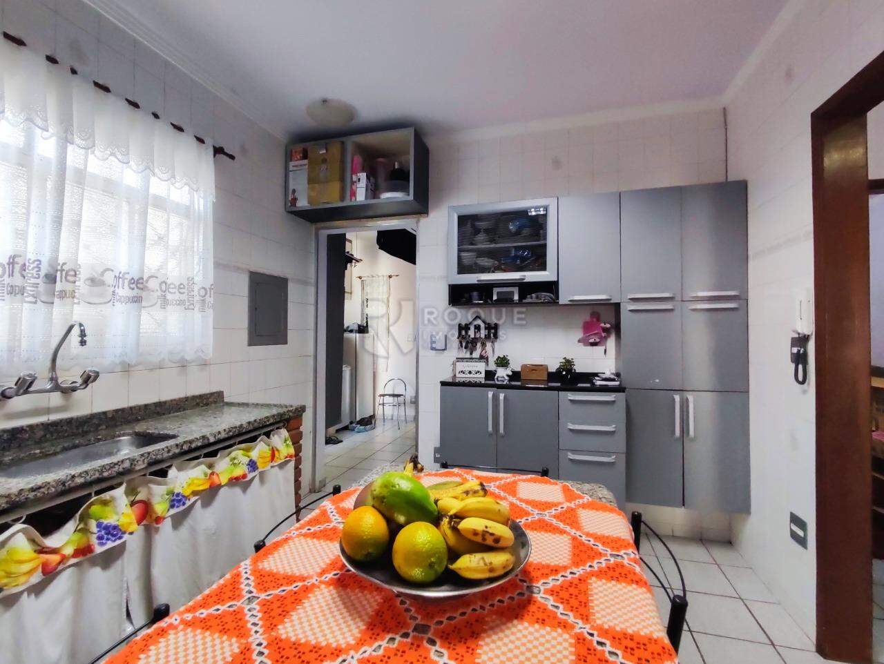 Casa Residencial para aluguel no bairro Jardim Residencial Dona Santina Paroli Peccinini: COZINHA