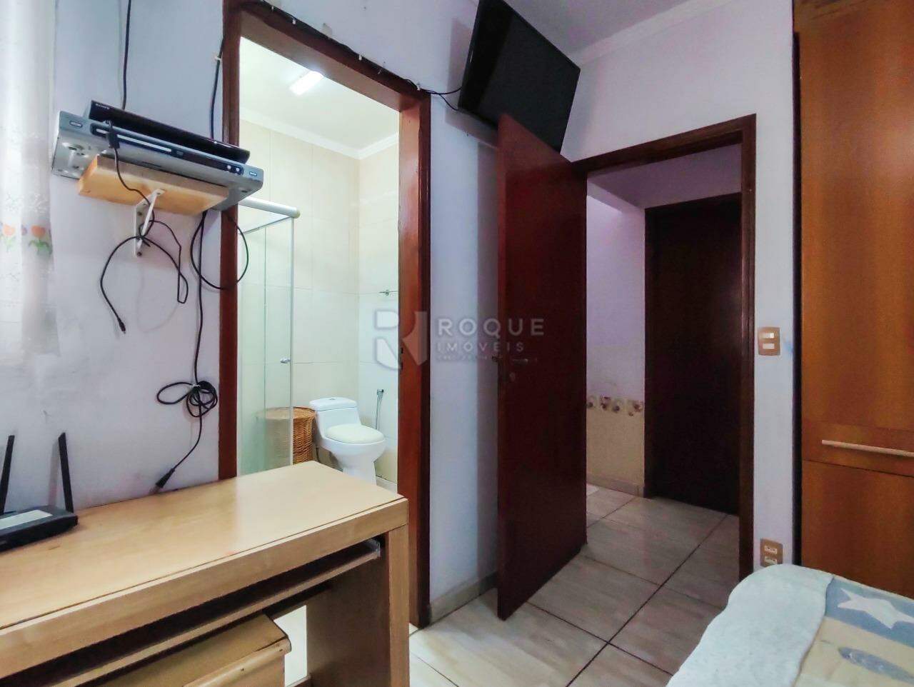 Casa Residencial para aluguel no bairro Jardim Residencial Dona Santina Paroli Peccinini: SUÍTE