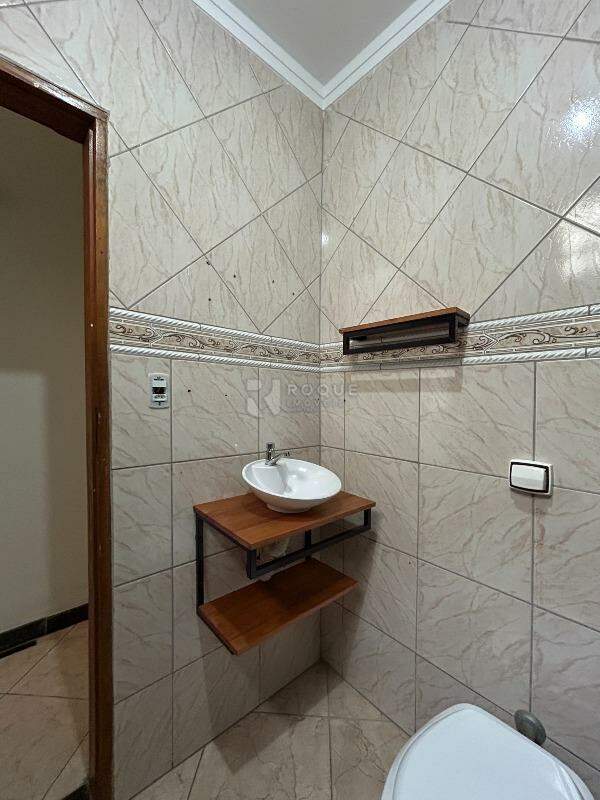 Casa Residencial para aluguel no bairro Vila Paulista: WC social 