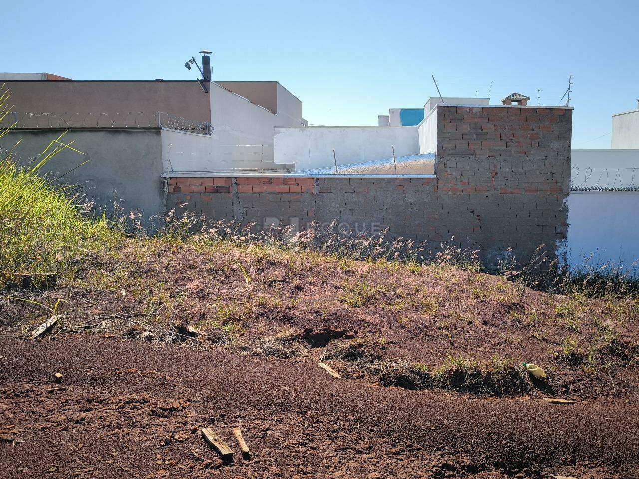 Terreno à venda no bairro Residencial Colinas do Engenho I: 