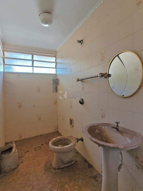 Chácara à venda no bairro Bairro dos Pires: WC Salão