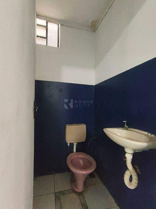 Salão para aluguel no bairro Conjunto Habitacional Victor DAndrea: WC 1