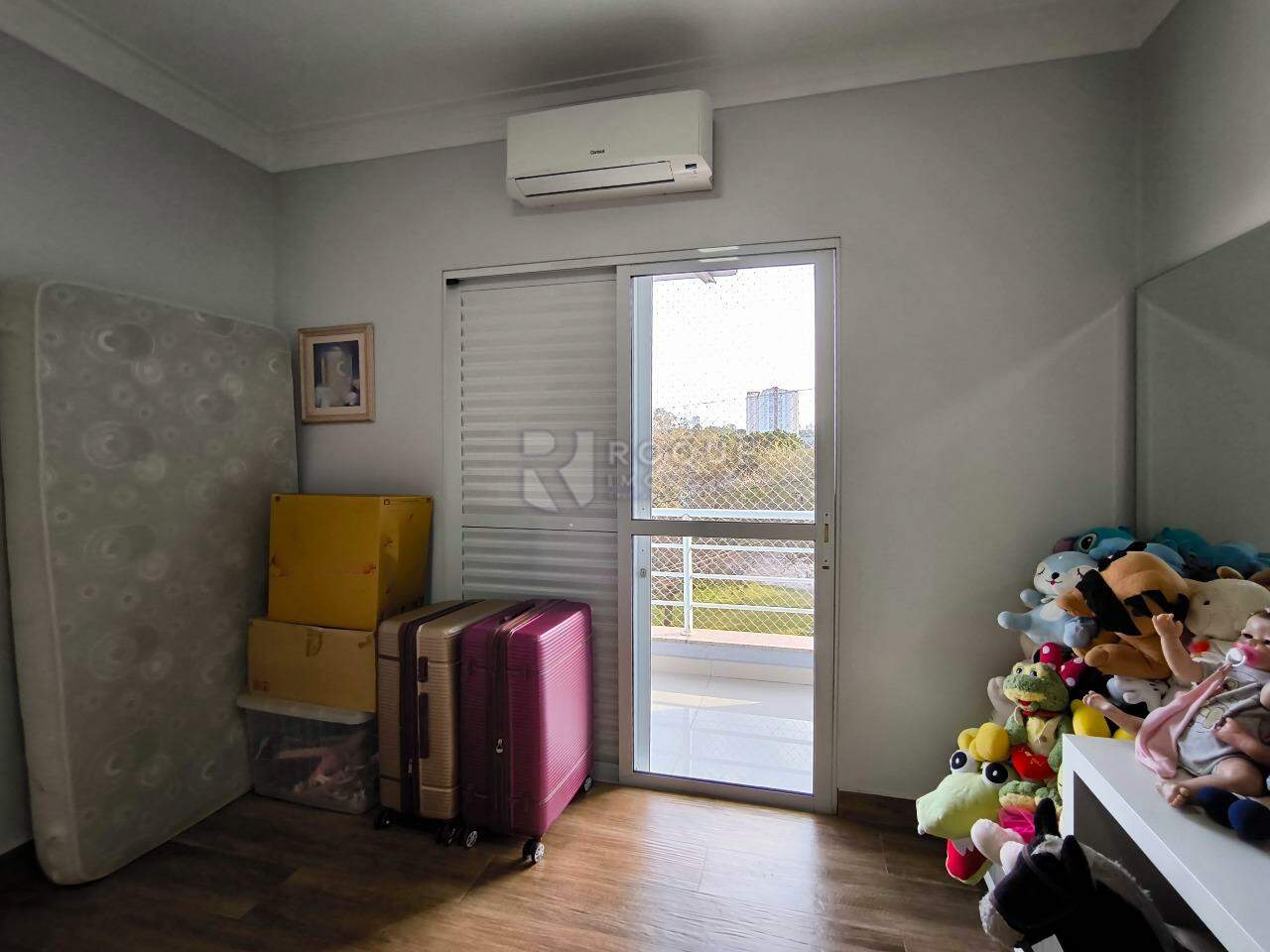 Casa em condomínio à venda no bairro Residencial Jardim dos Ipês: DORMITÓRIO 2