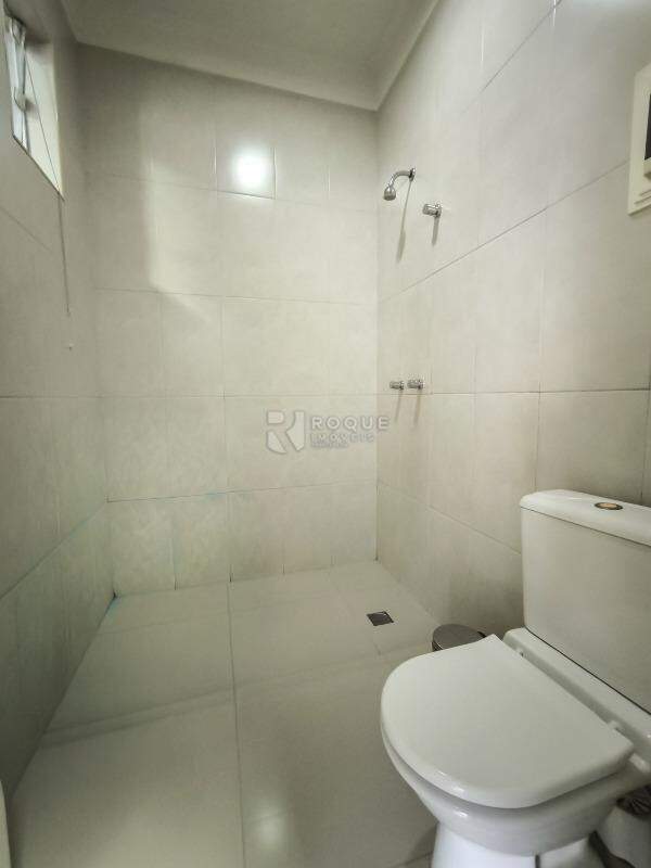 Casa em condomínio à venda no bairro Residencial Jardim dos Ipês: BANHEIRO ÁREA GOURMET