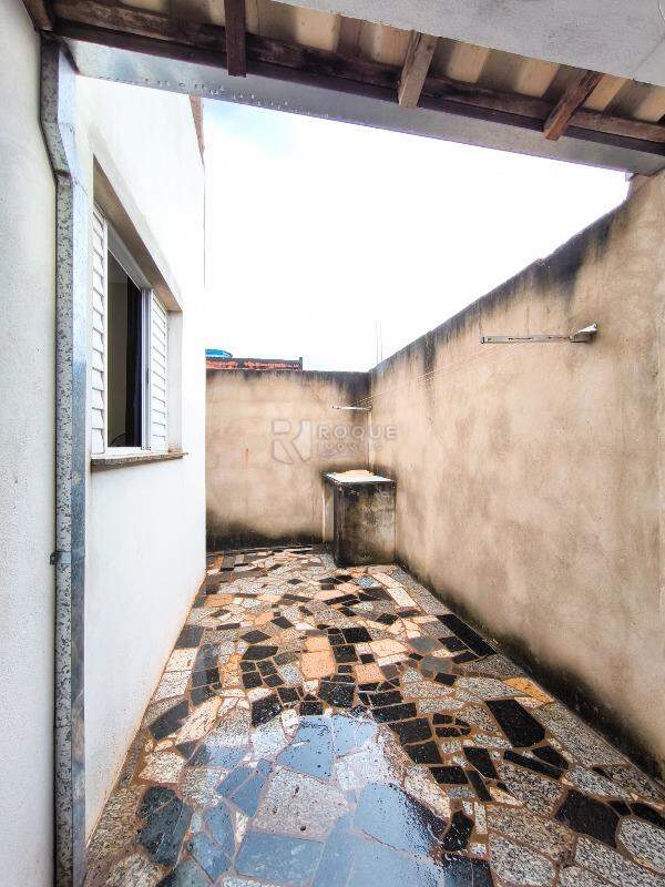 Casa Residencial à venda no bairro Jardim Sao Luiz: ÁREA DE VARAL